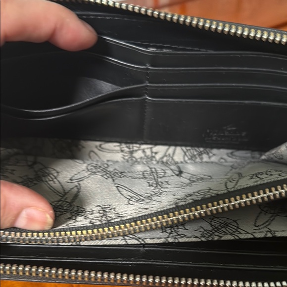 Vivienne Westwood Black Wallet - Picture 5 of 11